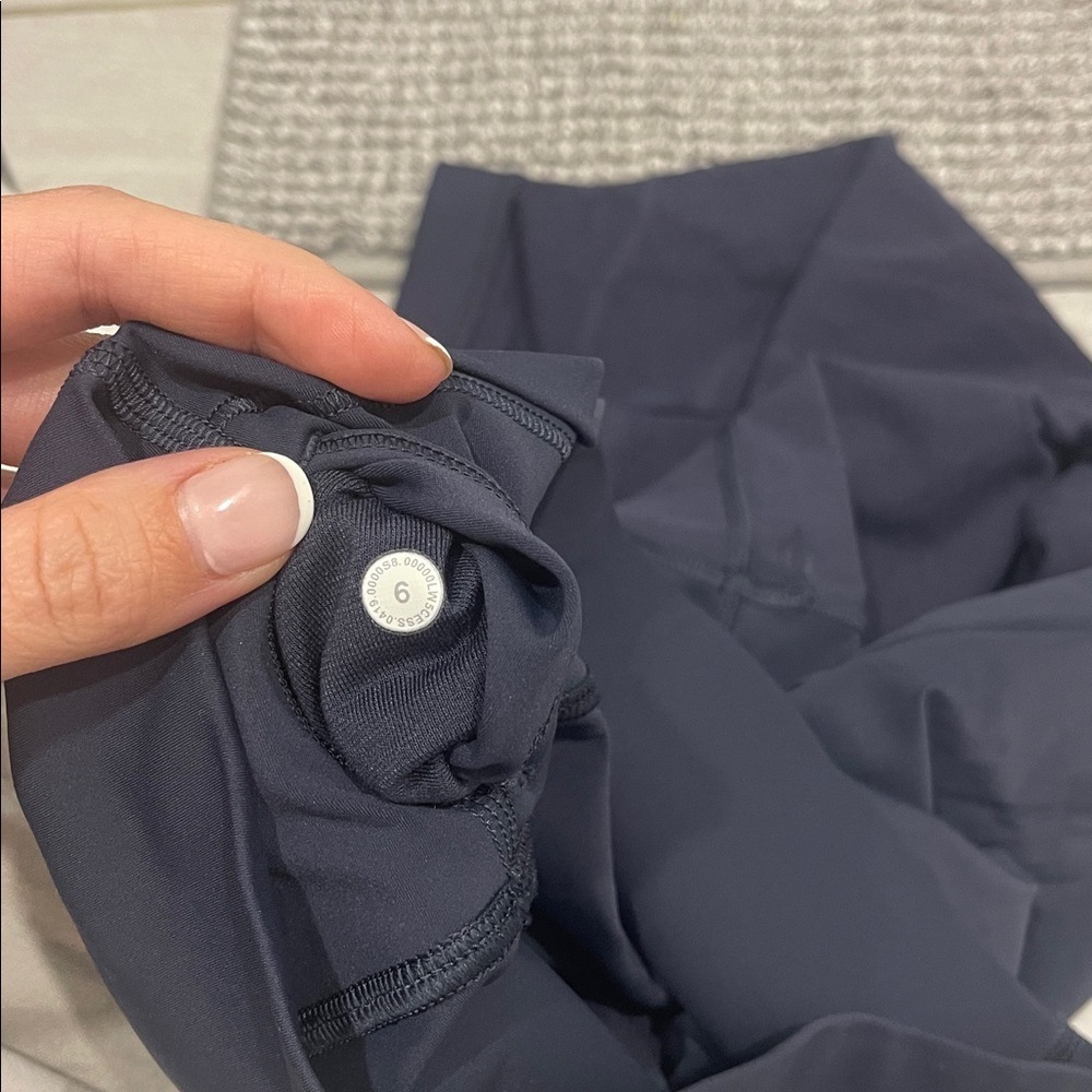 Lululemon Sheer Will High-Rise Tight 28" Pulse
Stone Blue size 8 - Picture 6 of 10